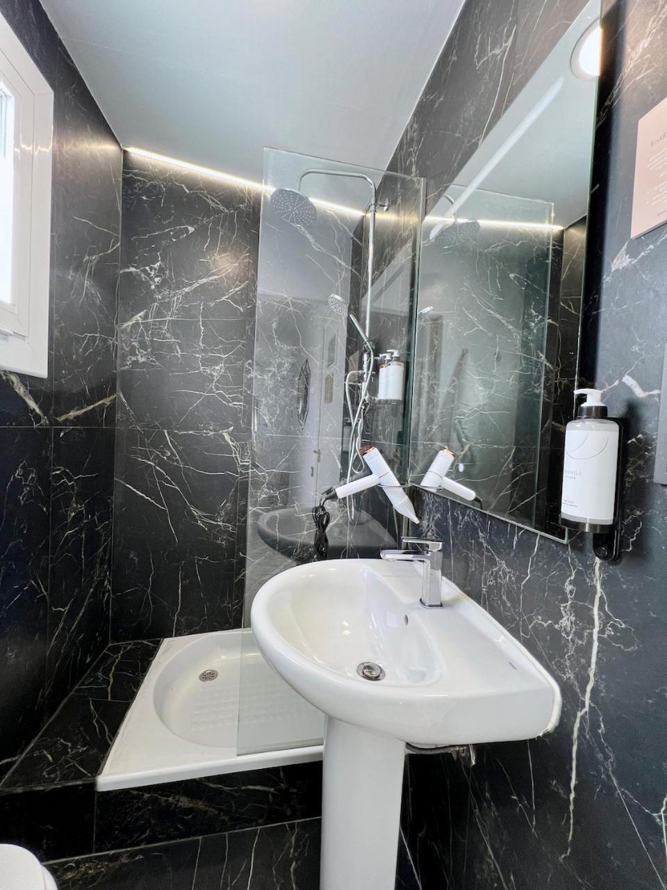 Aldara Sitges Hotel Bagian luar foto
